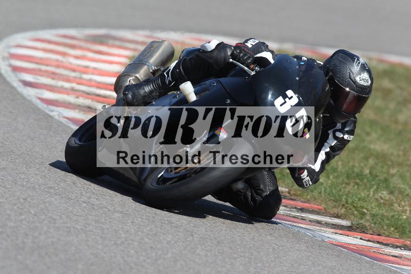 Archiv-2022/05 04.04.2022 Plüss Moto Sport ADR/Freies Fahren/35